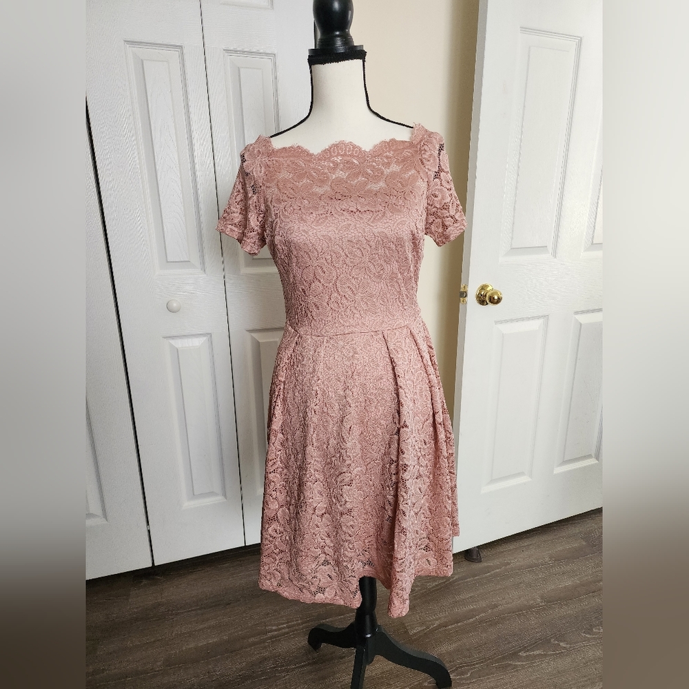 Missmny Mauve Lace Dress Medium, NWT